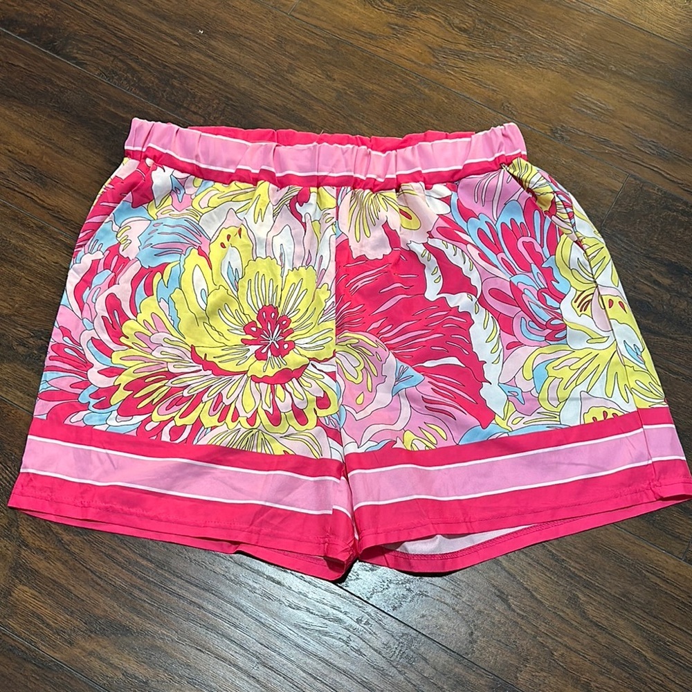NWOT Floral Pink Elastic Waist Women's Vacation Shorts 2XL
